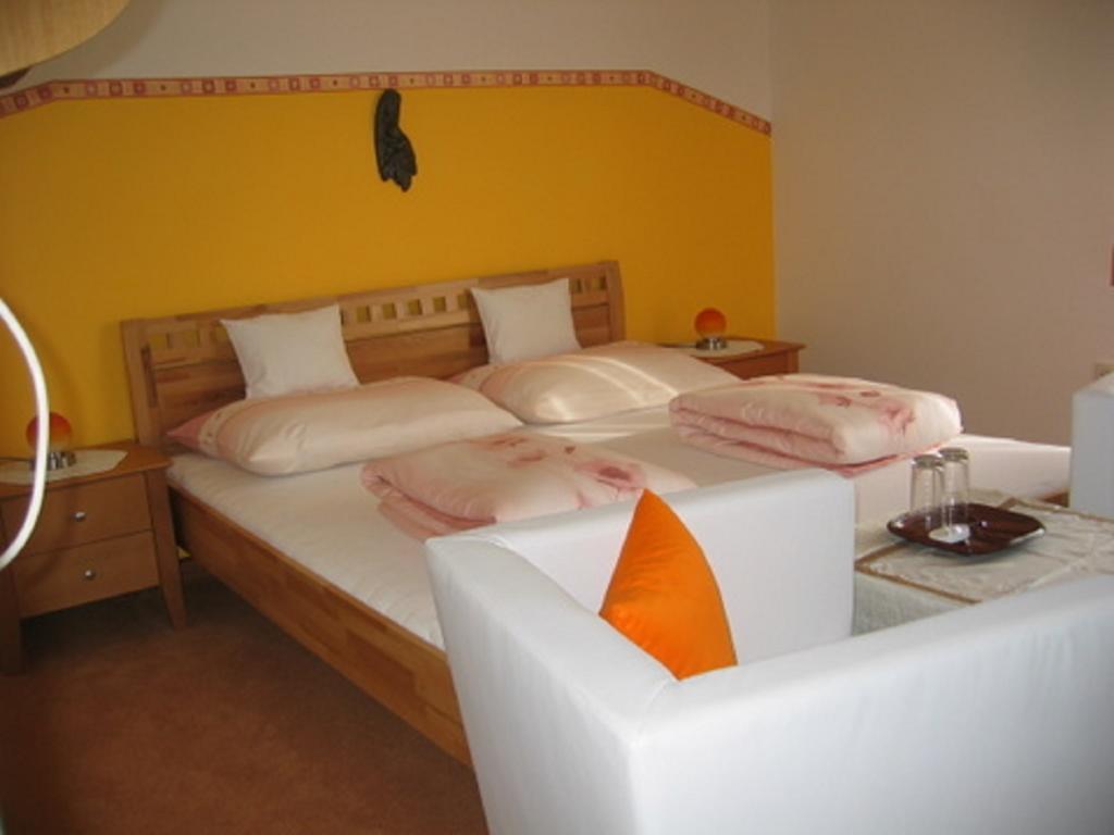 Haus Freitag Apartment Милщат Стая снимка